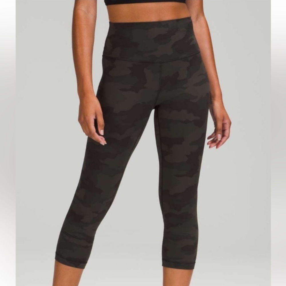 Lululemon Camo Capri Print High-Waisted Leggings, Size 6